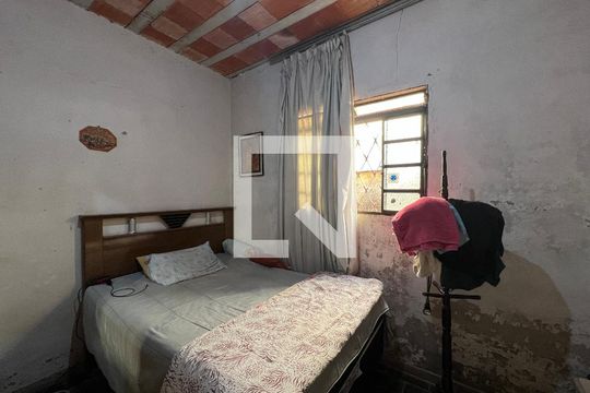 Casa à venda com 4 quartos, 100m² em Parque Xangri-lá, Contagem