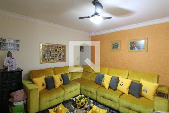 Casa para alugar com 3 quartos, 192m² em Vila Marieta, São Paulo