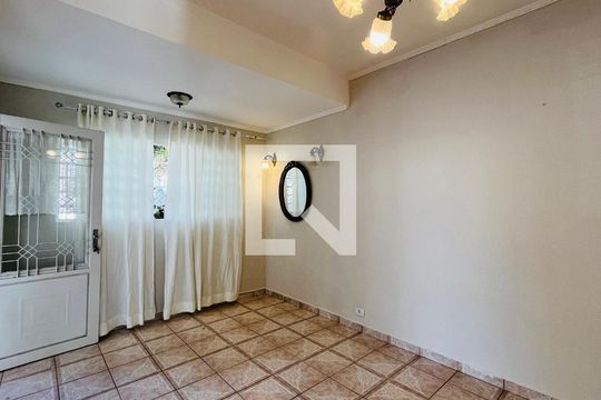 Casa para alugar com 3 quartos, 160m² em Vila Guararapes, Campinas