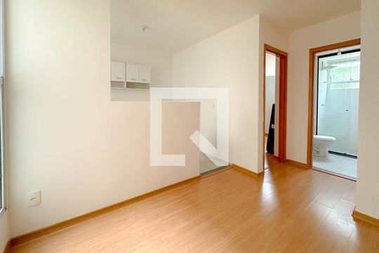 Apartamento para alugar com 2 quartos, 38m² em Serraria, São José