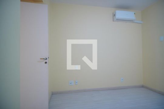 Suíte de apartamento para alugar com 3 quartos, 79m² em Passo D’areia, Porto Alegre