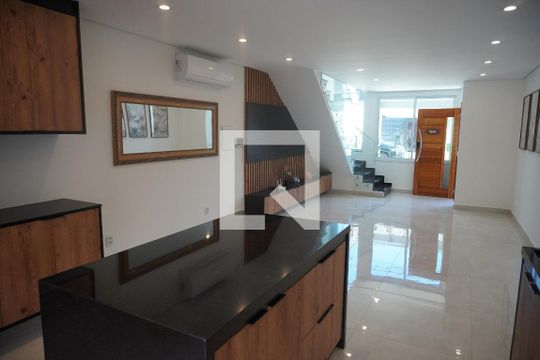 Casa de Condomínio à venda com 2 quartos, 144m² em Alphaville, Santana de Parnaíba