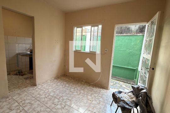 Casa de Condomínio para alugar com 1 quarto, 20m² em Jardim Vinte E Cinco de Agosto, Duque de Caxias