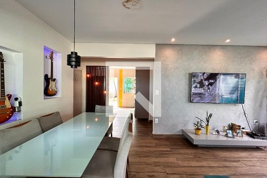 Casa à venda com 3 quartos, 85m² em Arvoredo Ii, Contagem