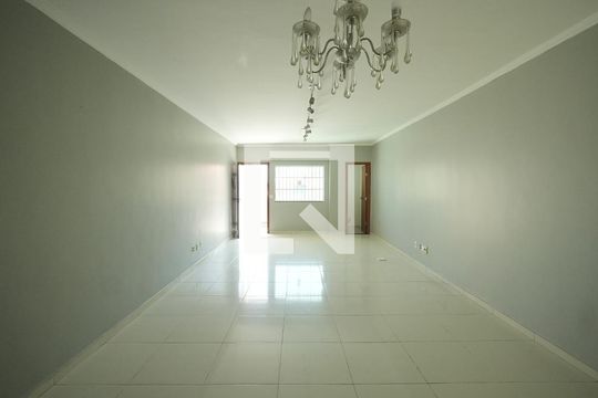 Casa para alugar com 3 quartos, 137m² em Vila Apiai, Santo André