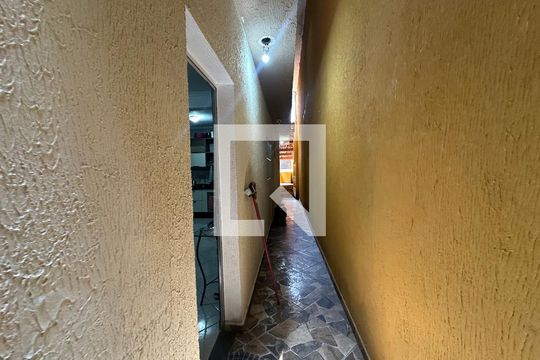 Corredor de casa para alugar com 3 quartos, 150m² em Parque Viana, Barueri