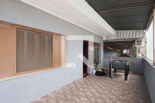 Varanda de casa para alugar com 3 quartos, 175m² em Km 18, Osasco