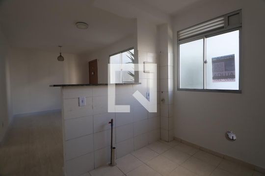 Cozinha/Área de Serviço de apartamento para alugar com 2 quartos, 44m² em São José, Canoas