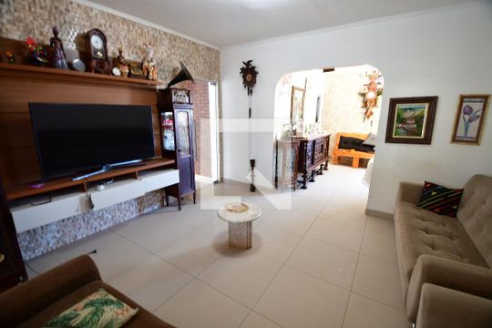Casa à venda com 5 quartos, 199m² em Parque Anhumas, Campinas