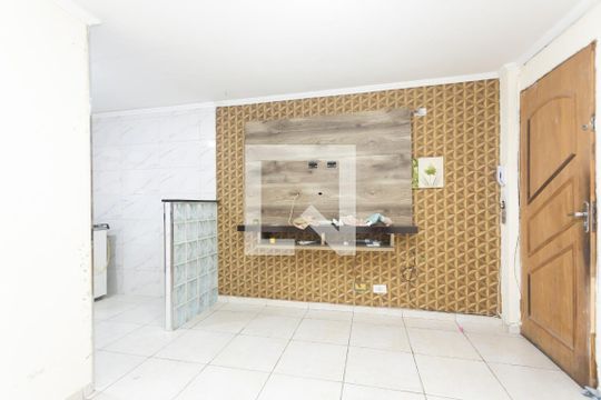 Sala  de apartamento para alugar com 2 quartos, 43m² em Conjunto Habitacional Santa Etelvina Ii, São Paulo