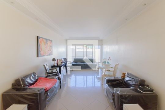 Casa à venda com 3 quartos, 241m² em Vila Monumento, São Paulo