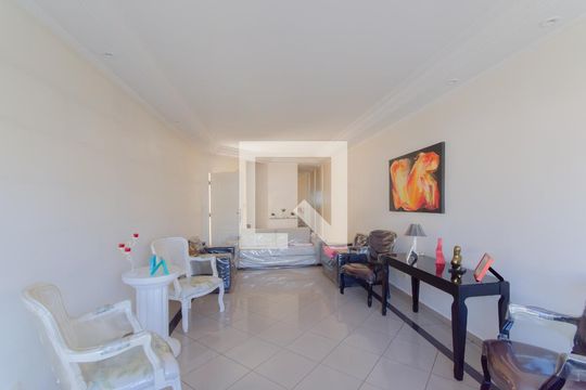 Casa à venda com 3 quartos, 241m² em Vila Monumento, São Paulo