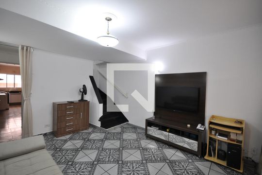 Casa para alugar com 2 quartos, 140m² em Vila Medeiros, São Paulo