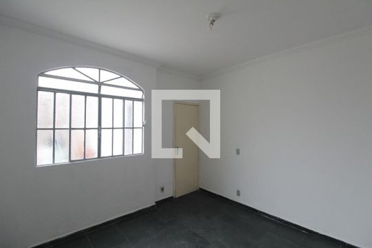 Quarto 1 de casa para alugar com 2 quartos, 70m² em Santa Terezinha, Belo Horizonte