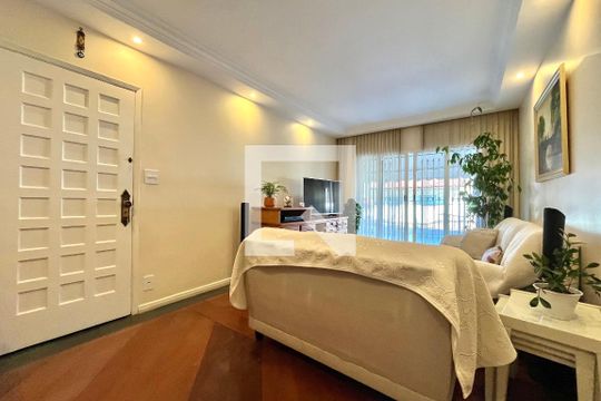Casa à venda com 3 quartos, 125m² em Jabaquara, São Paulo