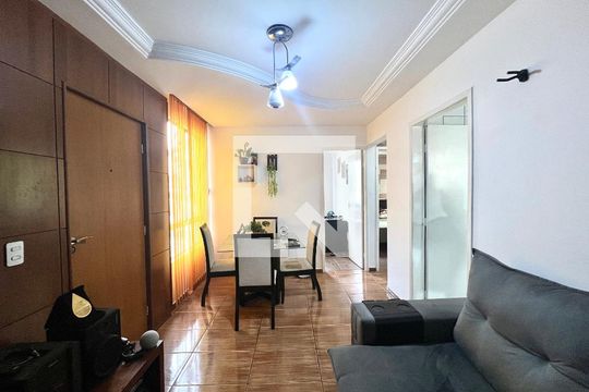 Apartamento à venda com 2 quartos, 44m² em Kennedy, Contagem