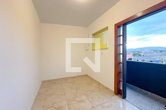 Apartamento para alugar com 2 quartos, 50m² em Ceniro Martins, São José