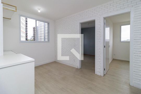 Apartamento para alugar com 2 quartos, 38m² em Parque Maria Helena, São Paulo