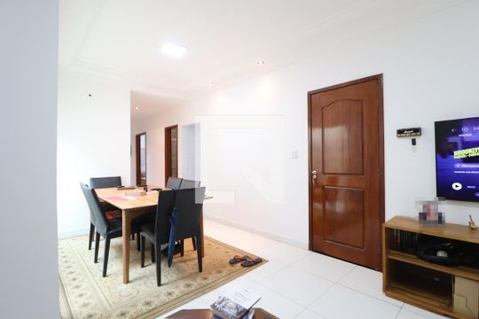 Casa para alugar com 2 quartos, 128m² em Jardim Inconfidência, Uberlândia