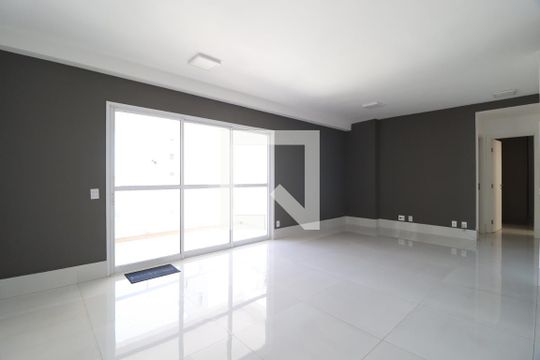 Apartamento para alugar com 3 quartos, 108m² em Jardim Karaíba, Uberlândia