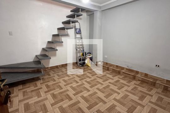 Casa para alugar com 2 quartos, 80m² em Jardim Barbacena, Cotia