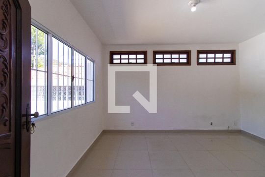Casa para alugar com 2 quartos, 110m² em Jardim do Engenho, Cotia