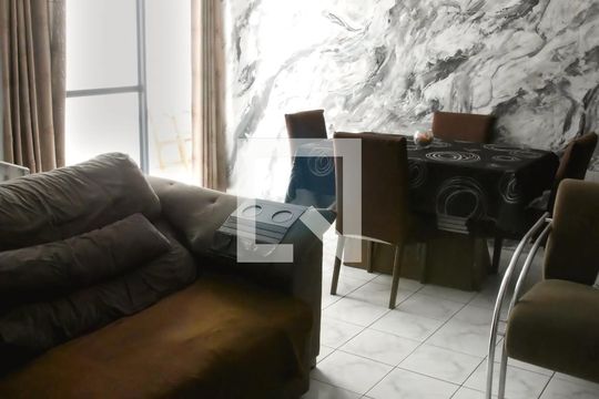 Casa para alugar com 3 quartos, 290m² em Vila Marari, São Paulo