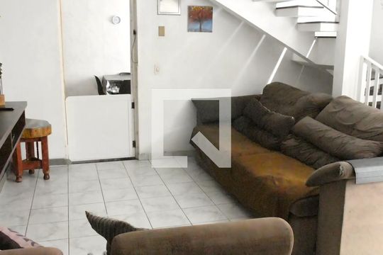 Casa para alugar com 3 quartos, 290m² em Vila Marari, São Paulo