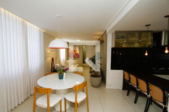 Apartamento à venda com 3 quartos, 107m² em Serra, Belo Horizonte