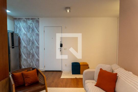 Apartamento para alugar com 2 quartos, 56m² em Jardim Maria Rosa, Taboão da Serra