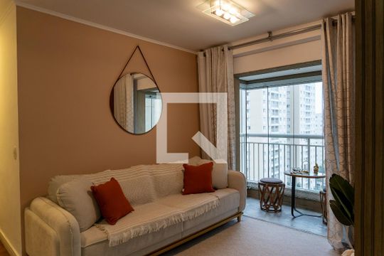 Apartamento para alugar com 2 quartos, 56m² em Jardim Maria Rosa, Taboão da Serra