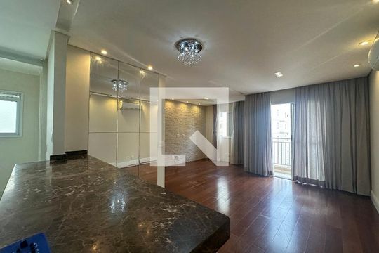 Apartamento para alugar com 2 quartos, 70m² em Jardim Tupanci, Barueri