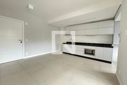Apartamento para alugar com 2 quartos, 75m² em Itacorubi, Florianópolis