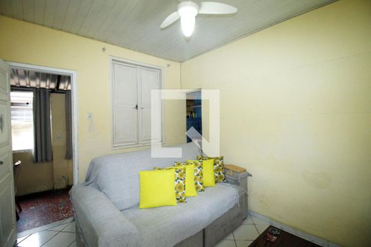 Casa para alugar com 1 quarto, 70m² em Penha, Rio de Janeiro