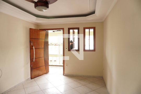 Casa para alugar com 3 quartos, 151m² em Jardim Bandeirantes, São Carlos