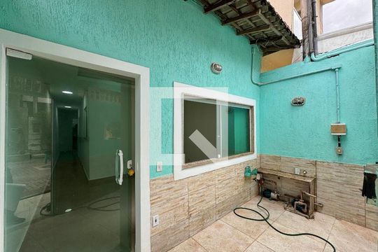 Casa de Condomínio para alugar com 2 quartos, 150m² em Vargem Grande, Rio de Janeiro