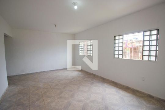 Casa à venda com 6 quartos, 270m² em  Taguatinga, Brasília