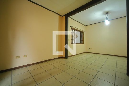 Casa para alugar com 4 quartos, 250m² em Jardim Copacabana, São Bernardo do Campo
