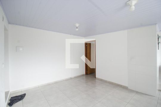 Casa para alugar com 1 quarto, 32m² em Parque Sao Luis, São Paulo