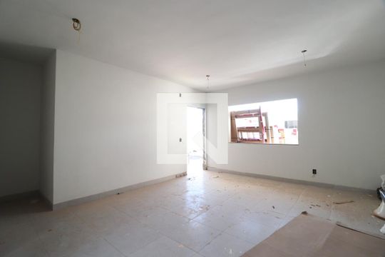 Apartamento para alugar com 3 quartos, 77m² em Novo Mundo, Uberlândia