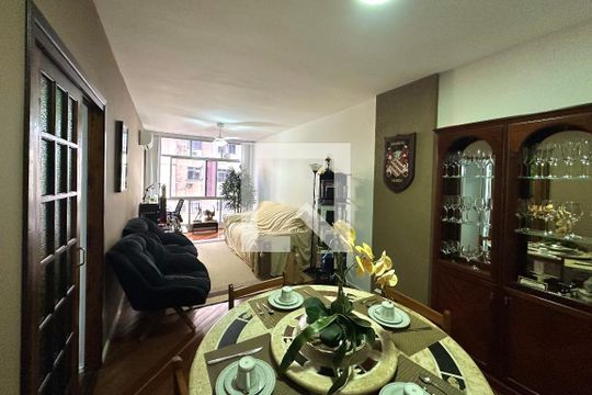 Apartamento à venda com 2 quartos, 68m² em Copacabana, Rio de Janeiro