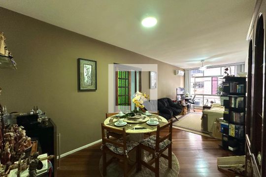Apartamento à venda com 2 quartos, 68m² em Copacabana, Rio de Janeiro