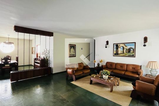 Casa para alugar com 4 quartos, 270m² em Jardim Chapadão, Campinas