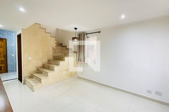 Casa de Condomínio para alugar com 2 quartos, 85m² em Chácara Real (caucaia do Alto), Cotia