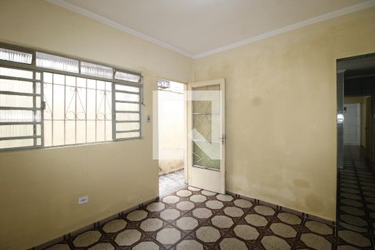 Casa para alugar com 4 quartos, 205m² em Parque Santa Rita, São Paulo