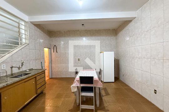 Casa para alugar com 1 quarto, 30m² em Jardim Sao Ricardo, São Paulo