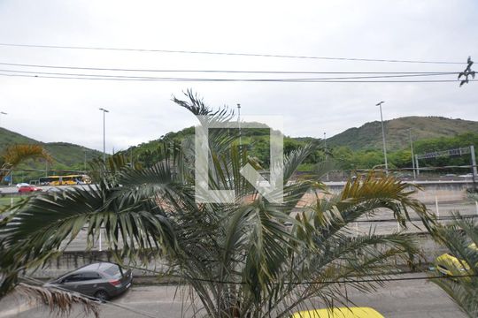 Vista do Quarto 2 de casa de condomínio à venda com 3 quartos, 150m² em Jardim Sulacap, Rio de Janeiro