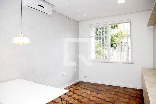 Apartamento para alugar com 3 quartos, 88m² em Auxiliadora, Porto Alegre