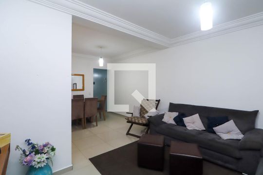 Casa para alugar com 3 quartos, 210m² em Vila Francisco Remeikis, Taboão da Serra