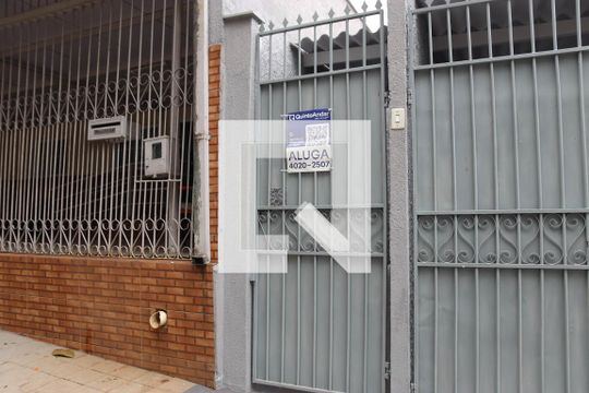 Fachada de kitnet/studio para alugar com 1 quarto, 40m² em Vila Redencao, Goiânia